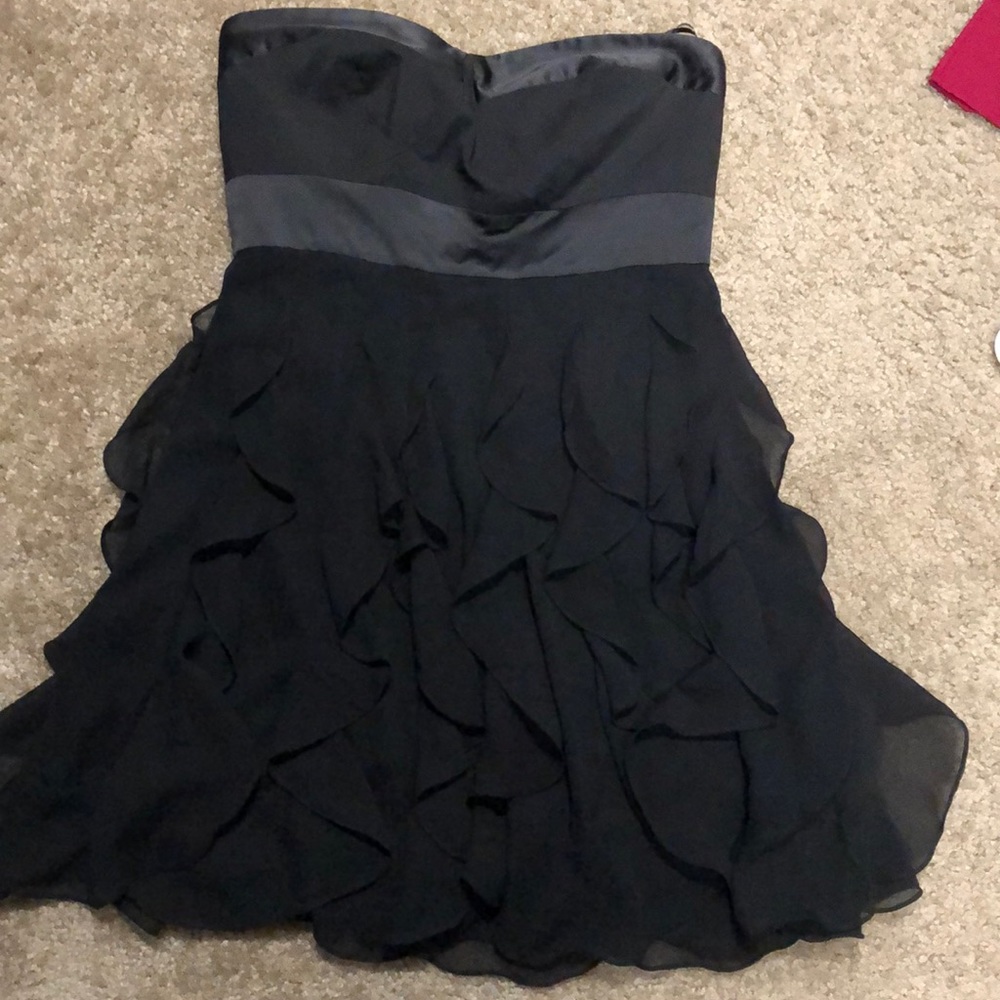 Black strapless party dress. Silk and chiffon.
